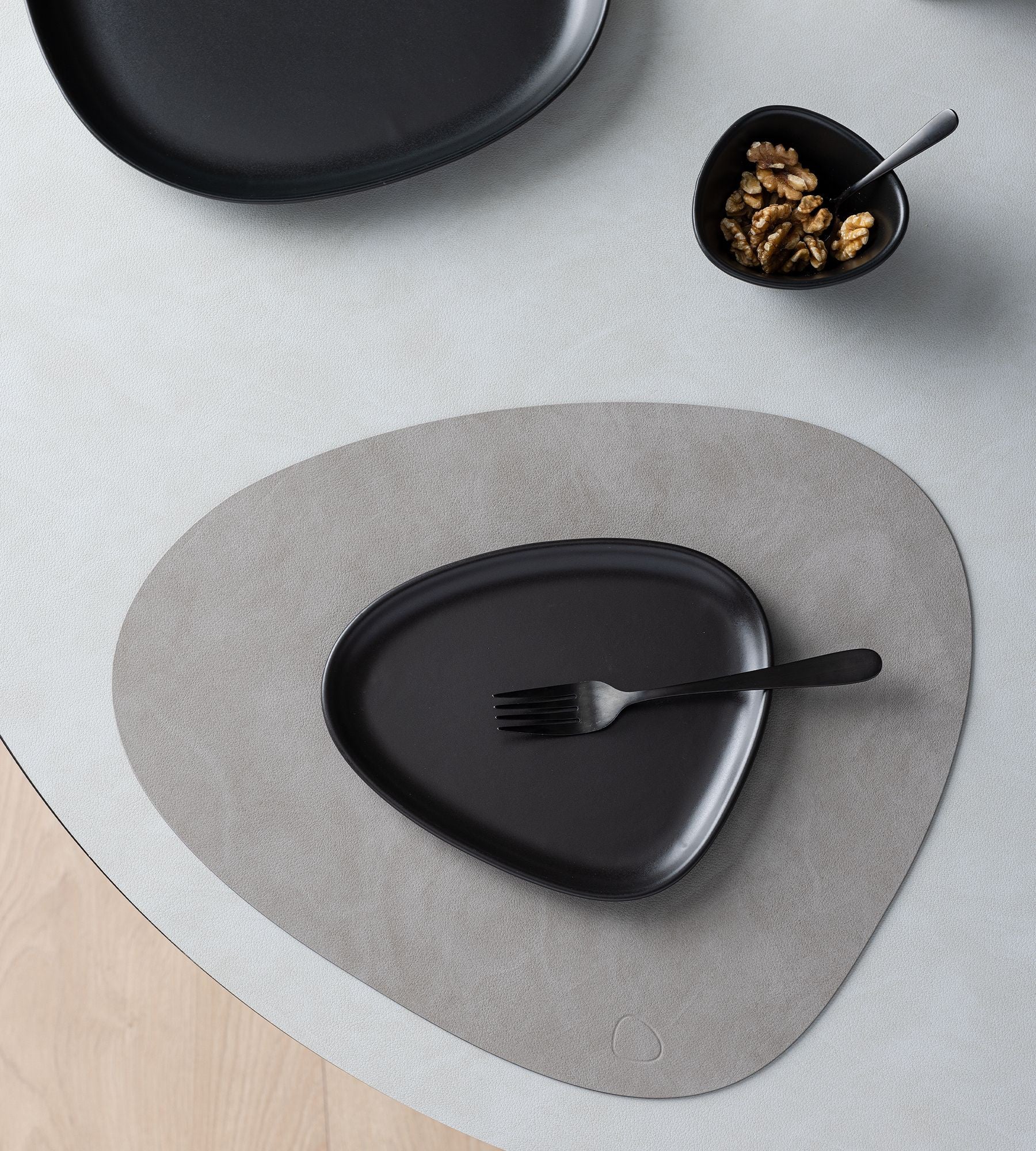 Lind Dna - Stoneware Lunch Plate Black